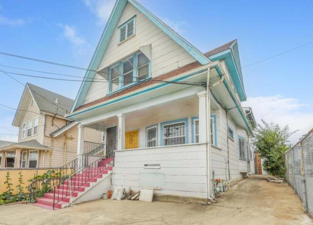 Property at 2737 12th Ave, Oakland, CA 94606, 6 beds, 4 baths