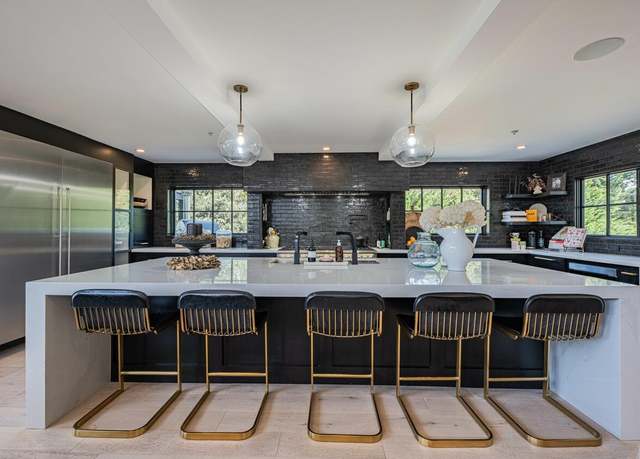 Property at 19625 Redding Dr, Salinas, CA 93908, 4 beds, 3.5 baths