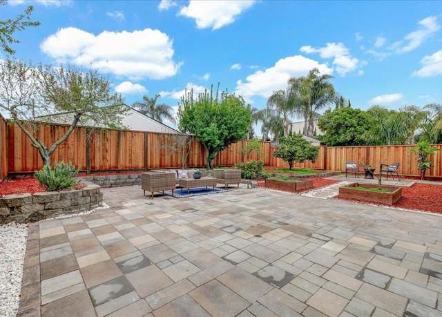 Property at 824 Acacia Ave, Sunnyvale, CA 94086, 3 beds, 2 baths