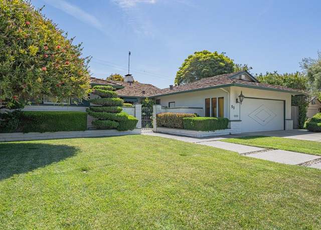 Property at 51 La Mirada Ct, Salinas, CA 93901, 3 beds, 2.5 baths