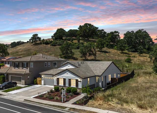 Property at 9283 Rancho Hills Dr, Gilroy, CA 95020, 4 beds, 2.5 baths