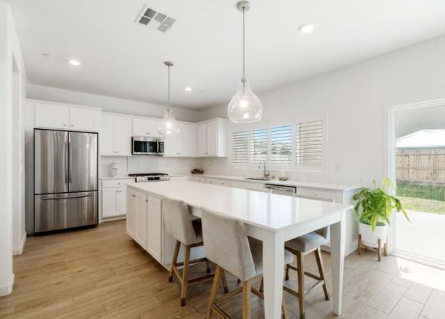 Property at 2459 W Hampton Dr, Hanford, CA 93230, 4 beds, 2.5 baths