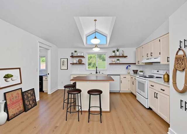 Property at 4028 Dawn Rd, Mariposa, CA 95338, 3 beds, 2 baths