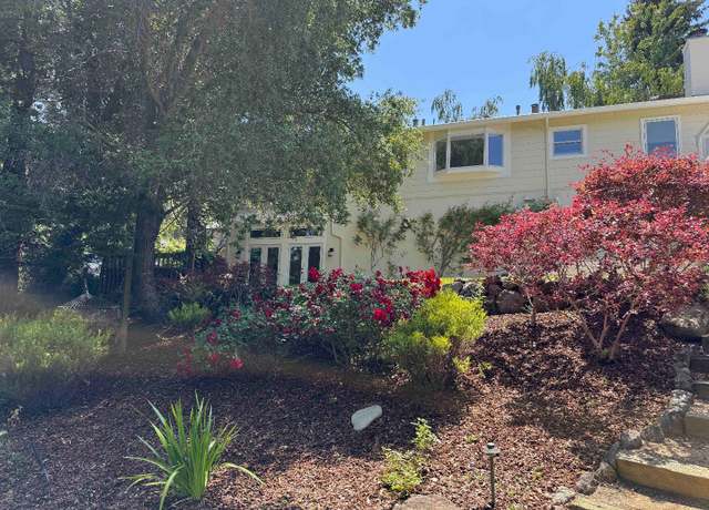 Property at 115 Toyon Ct, Woodside, CA 94062, 4 beds, 3 baths