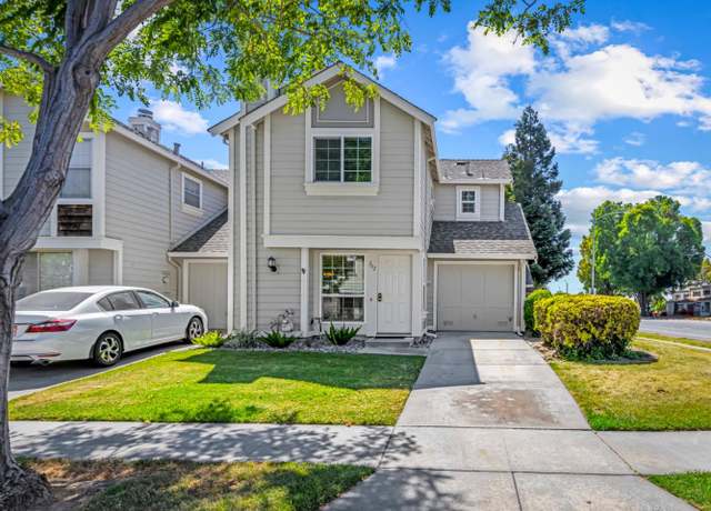 Property at 262 Banana Grove Ln, San Jose, CA 95123, 3 beds, 2.5 baths