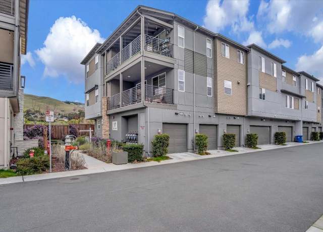 Property at 29464 Urbia Way, Hayward, CA 94544, 2 beds, 2 baths
