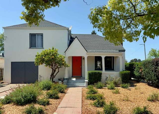 Property at 1065 10th Ave, Redwood City, CA 94063, 2 beds, 1.5 baths
