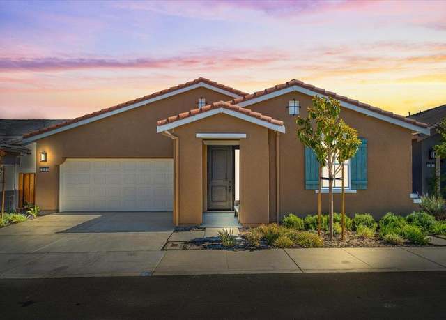 Property at 2109 White Oak Dr, Hollister, CA 95023, 2 beds, 2 baths