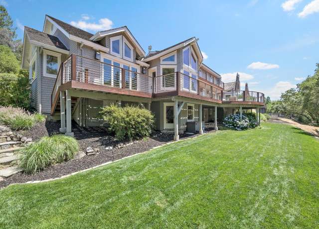 Property at 3 Vintage Ct, Woodside, CA 94062, 5 beds, 5.5 baths