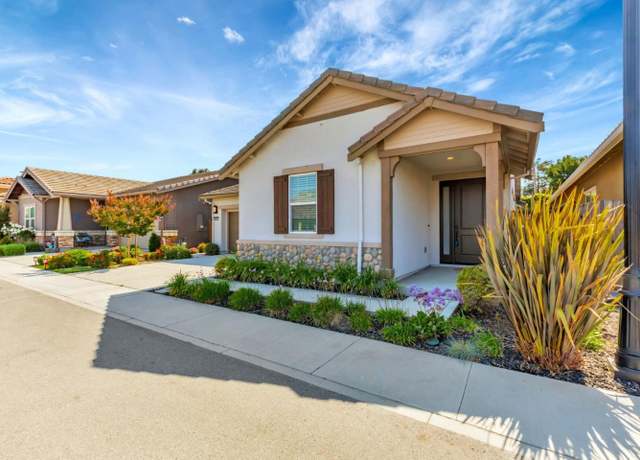 Property at 2071 Santoro Way, Hollister, CA 95023, 2 beds, 2 baths