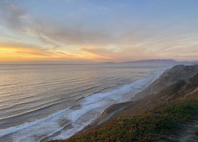 Property at 20 Palisades Dr, Daly City, CA 94015, 3 beds, 2 baths