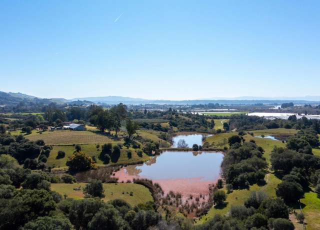 Property at 211 Smith Rd, Watsonville, CA 95076, 2 beds, 2 baths