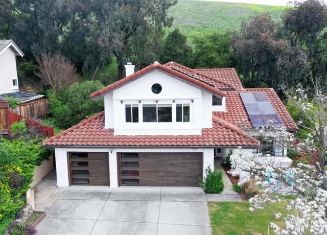 Property at 176 Newcastle Dr, Vallejo, CA 94591, 5 beds, 3 baths