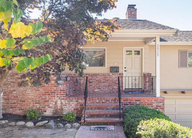 Property at 2025 Braemar Rd, Oakland, CA 94602, 4 beds, 3 baths