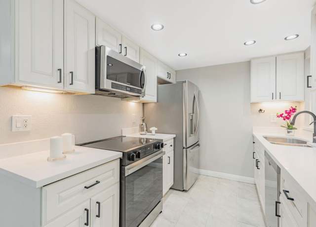 Property at 891 W California Ave Unit M, Sunnyvale, CA 94086, 2 beds, 1.5 baths