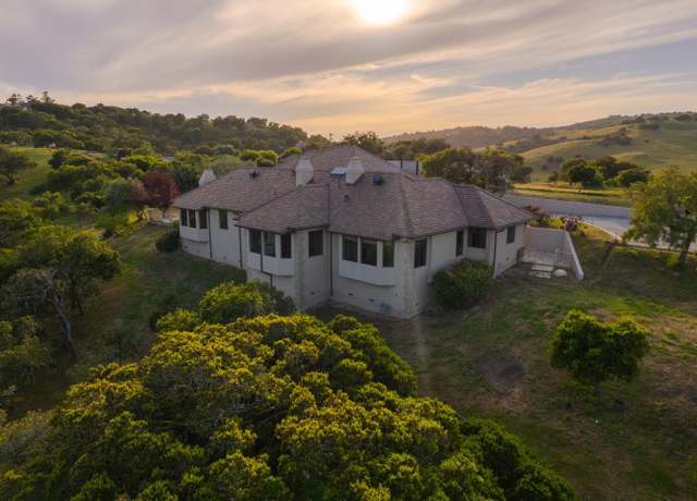 Property at 54 Corral De Tierra Rd, Salinas, CA 93908, 3 beds, 3 baths