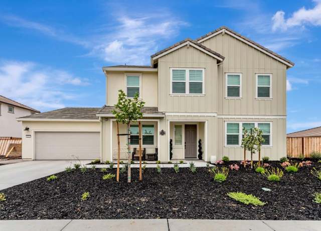 Property at 172 Vienna Way, Hollister, CA 95023, 4 beds, 3.5 baths