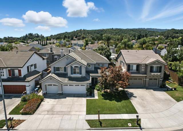 Property at 1480 Finch Ln, Gilroy, CA 95020, 4 beds, 3 baths