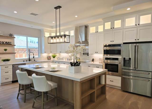 Property at 95 Centre St, Mountain View, CA 94041, 5 beds, 4 baths