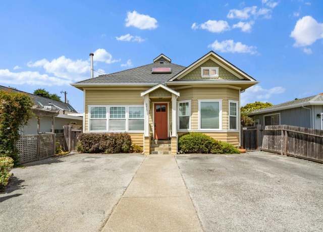 Property at 575 Myrtle St, Half Moon Bay, CA 94019, 3 beds, 3 baths