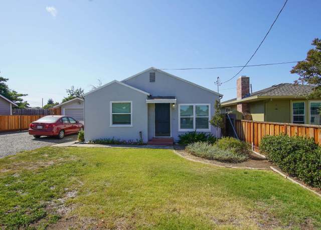 Property at 931 Hillcrest Rd, Hollister, CA 95023, 3 beds, 1 bath