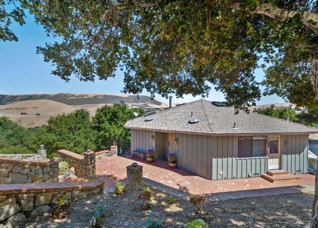 Property at 31420 Via La Naranga, Carmel Valley, CA 93924, 5 beds, 4 baths