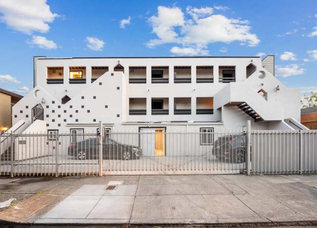 Property at 441 W Macarthur Blvd #4, Oakland, CA 94609, 4 beds, 2 baths