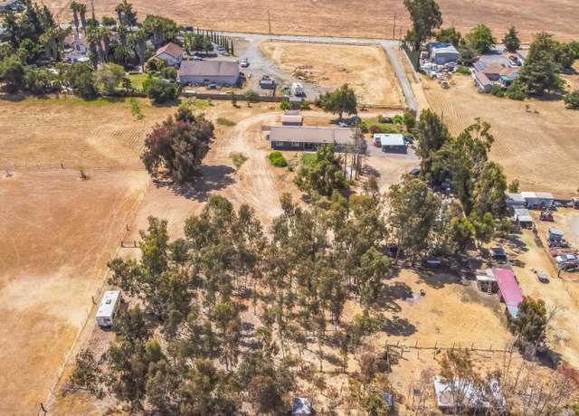 Property at 80 Mansfield Rd, Hollister, CA 95023, 3 beds, 2.5 baths