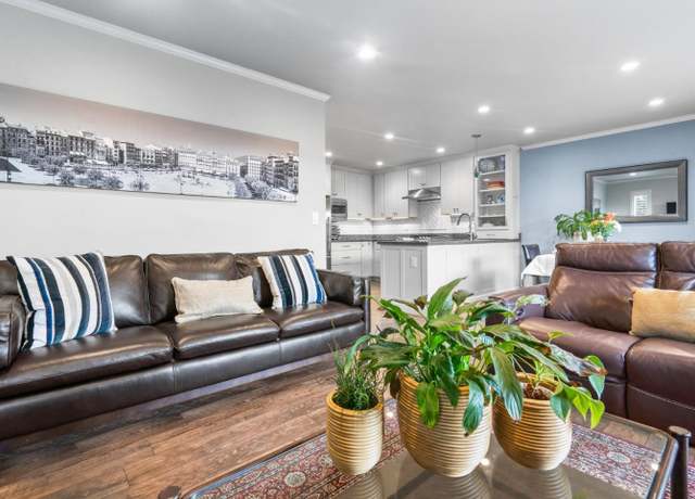 Property at 3071 Arlington Dr, Aptos, CA 95003, 3 beds, 2.5 baths