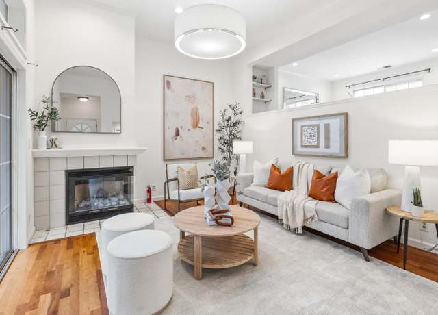 Property at 8 Arch St, Redwood City, CA 94062, 2 beds, 2.5 baths