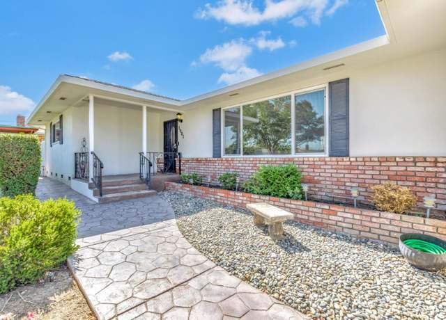 Property at 1081 Oak St, Hollister, CA 95023, 3 beds, 3 baths