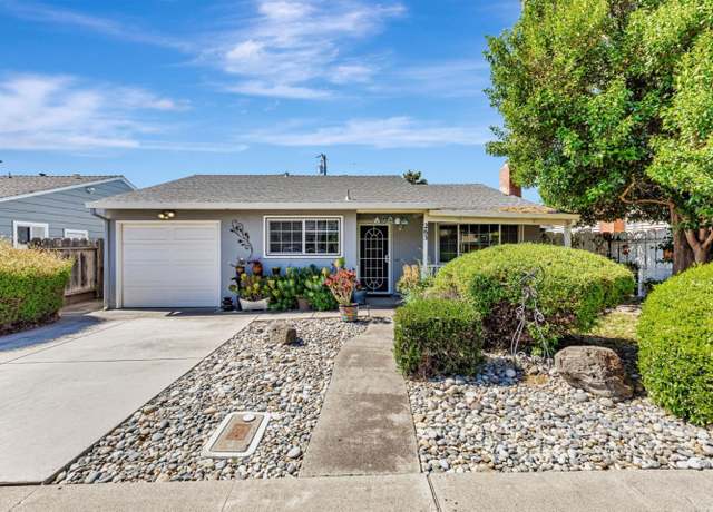 Property at 263 Maple St, Hollister, CA 95023, 3 beds, 1 bath