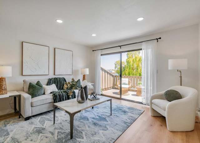Property at 843 Juno Ln, Foster City, CA 94404, 2 beds, 1.5 baths