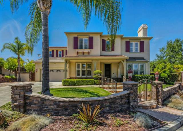 Property at 1961 Killarney Ct, Gilroy, CA 95020, 5 beds, 4.5 baths