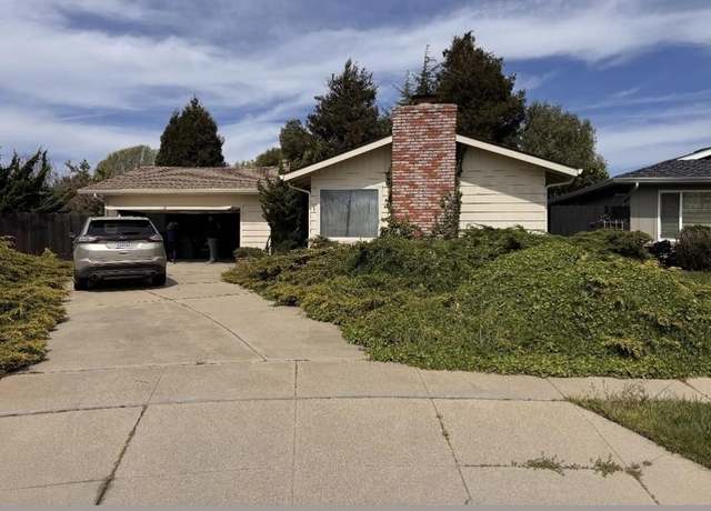 Property at 1585 Los Altos Way, Salinas, CA 93906, 3 beds, 2 baths