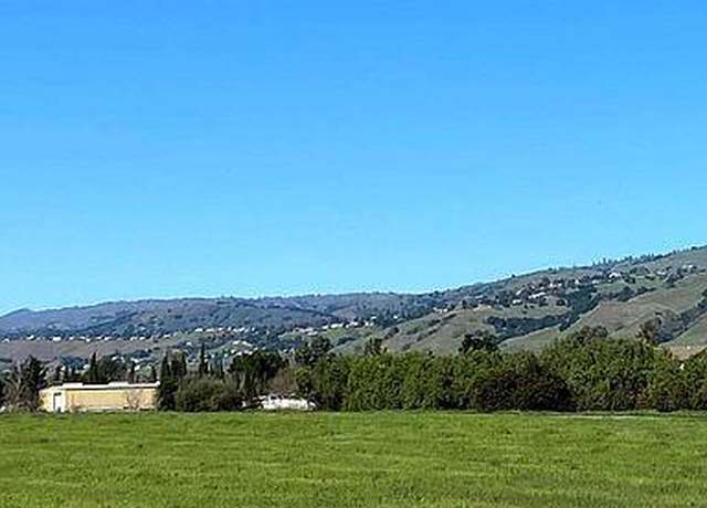 Property at 905 E San Martin Ave, San Martin, CA 95046