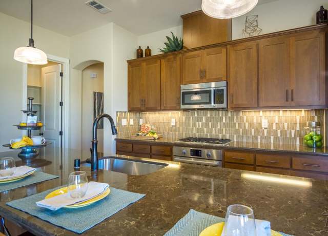 Property at 864 Carmelina Ct Unit 16-6, Hollister, CA 95023, 3 beds, 2 baths