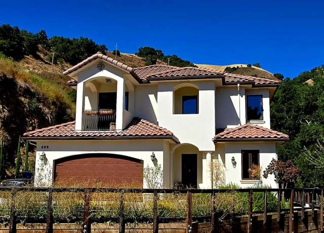 Property at 599 Country Club Heights Dr, Carmel Valley, CA 93924, 4 beds, 3.5 baths