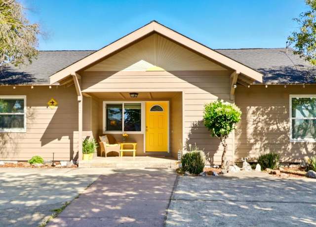 Property at 640 17th Ave, Santa Cruz, CA 95062, 4 beds, 3 baths