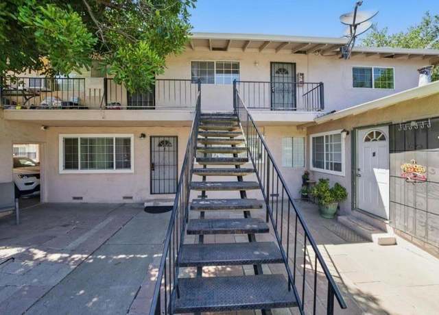 Property at 804 Farm Dr, San Jose, CA 95136, 8 beds, 5 baths