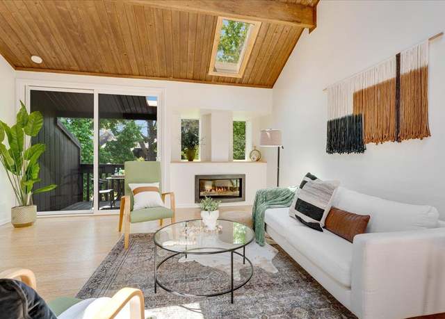 Property at 139 Tree Frog Ln, Santa Cruz, CA 95060, 2 beds, 1.5 baths