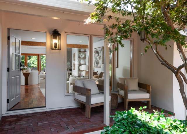 Property at 4112 Fair Oaks Ave, Menlo Park, CA 94025, 2 beds, 1.5 baths