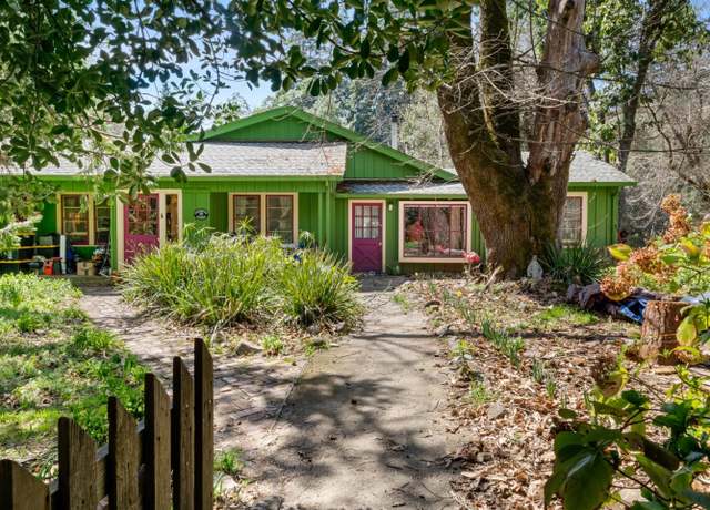 Property at 24 Grainger Ln, Santa Cruz, CA 95060, 8 beds, 9 baths