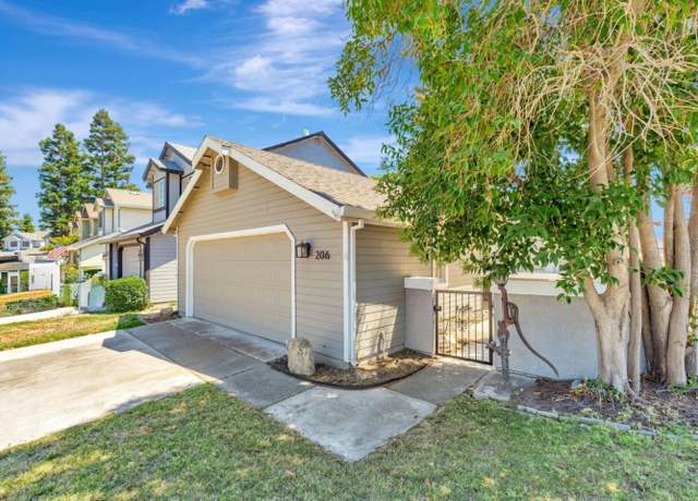 Property at 206 Laurelwood Cir, Manteca, CA 95336, 2 beds, 2 baths