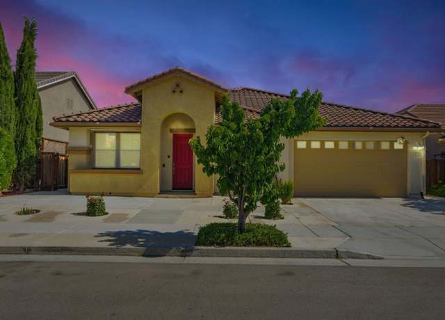 Property at 1254 Steinbeck Dr, Hollister, CA 95023, 3 beds, 2 baths