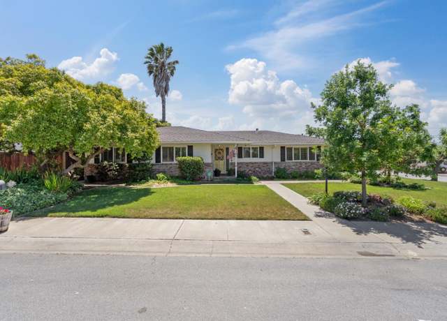 Property at 1111 Westward Dr, Hollister, CA 95023, 3 beds, 2 baths