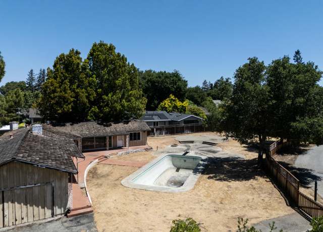 Property at 225 Live Oak Ln, Los Altos, CA 94022, 2 beds, 2.5 baths