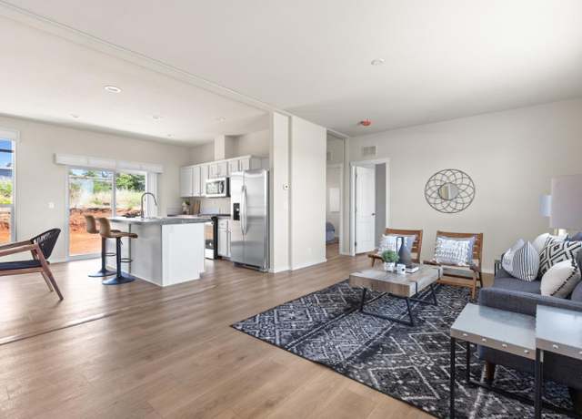 Property at 6070 Maxwell Dr, Paradise, CA 95969, 3 beds, 2 baths