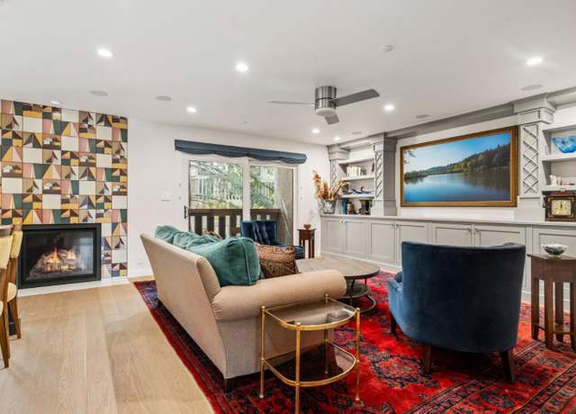 Property at 226 W Edith Ave #20, Los Altos, CA 94022, 2 beds, 2 baths