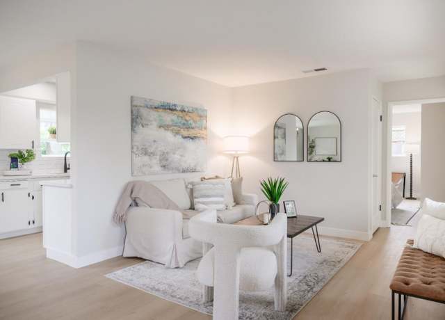 Property at 985 32nd Ave, Santa Cruz, CA 95062, 3 beds, 3.5 baths